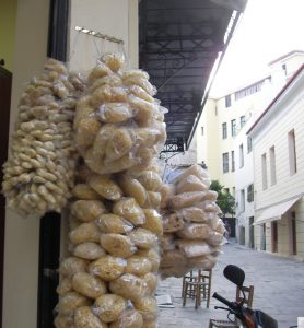 アテネでの海綿の店頭販売スナップ